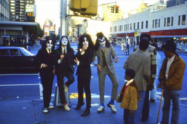 A Guide to KISS Bootlegs: The Dressed to Kill Tour & The Road to Alive! 1975